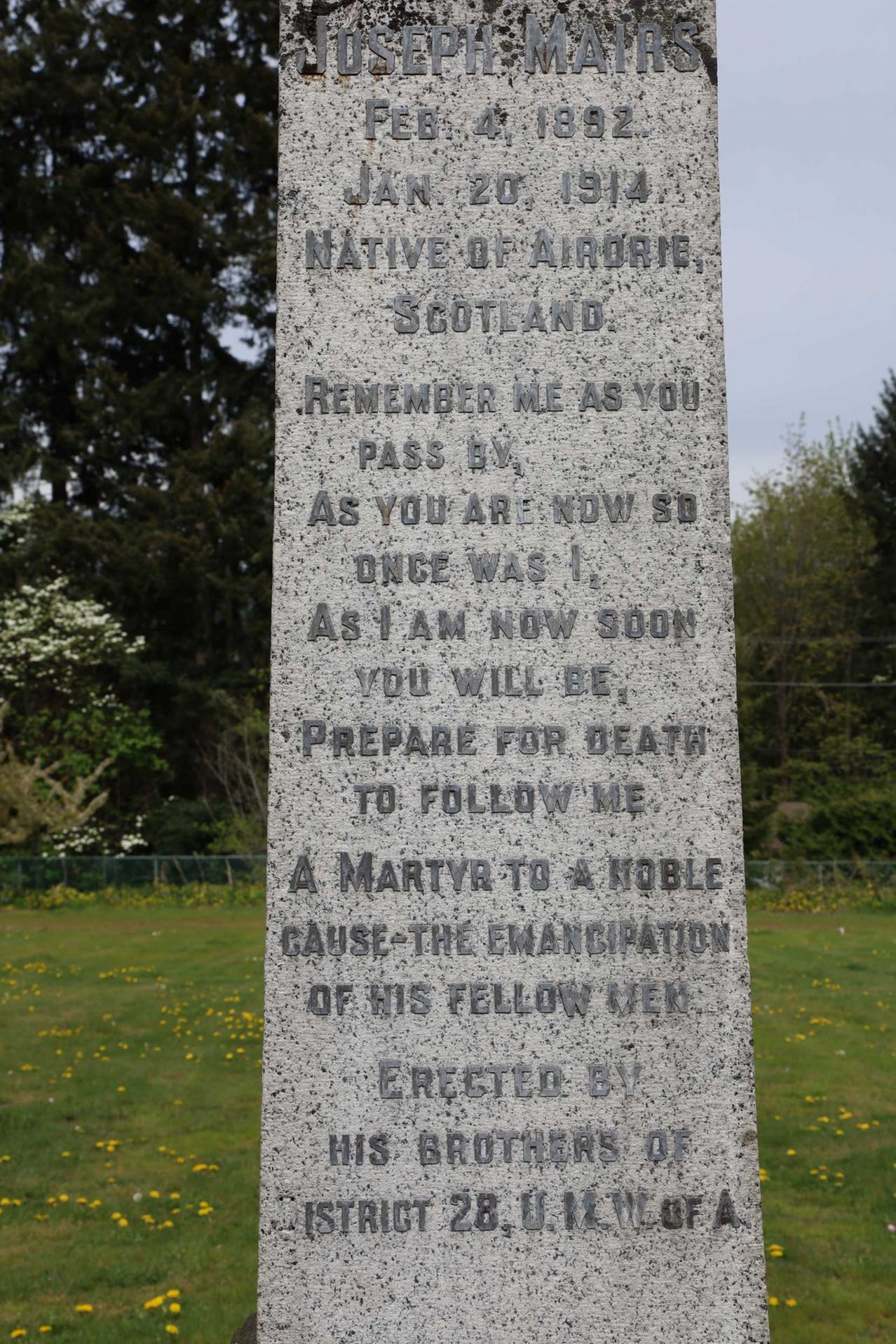 Inscription on the grave of Joseph Mairs (1892-1914) in Ladysmith Cemetery.